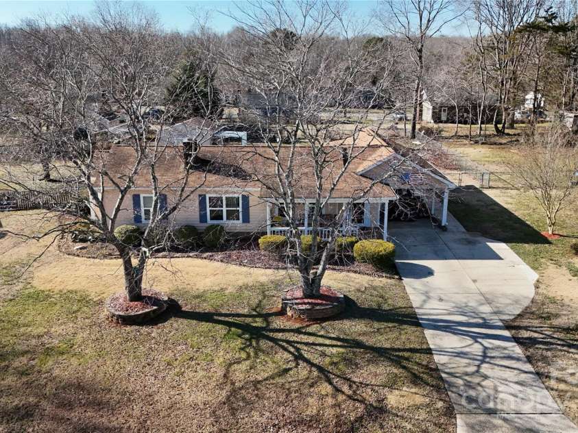 2316 Woodfield Circle, Gastonia, NC 28056.  MLS# CAR4266028, YatesRealty ID 20157. 