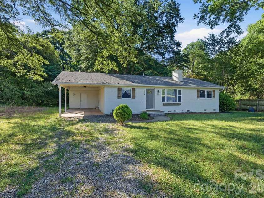 574 Old Mooresboro Road, Mooresboro, NC 28114.  MLS# CAR4377687, YatesRealty ID 20157. 