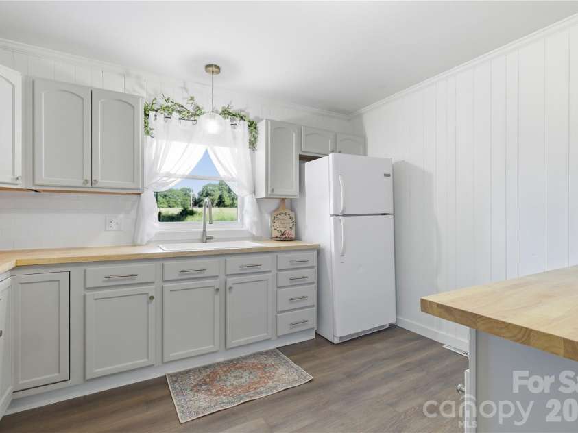 574 Old Mooresboro Road, Mooresboro, NC 28114.  MLS# CAR4377687, YatesRealty ID 20157. 