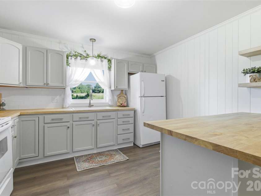 574 Old Mooresboro Road, Mooresboro, NC 28114.  MLS# CAR4377687, YatesRealty ID 20157. 