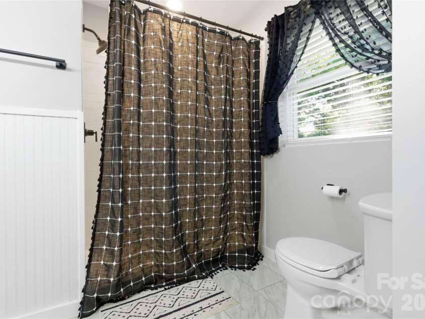 574 Old Mooresboro Road, Mooresboro, NC 28114.  MLS# CAR4377687, YatesRealty ID 20157. 