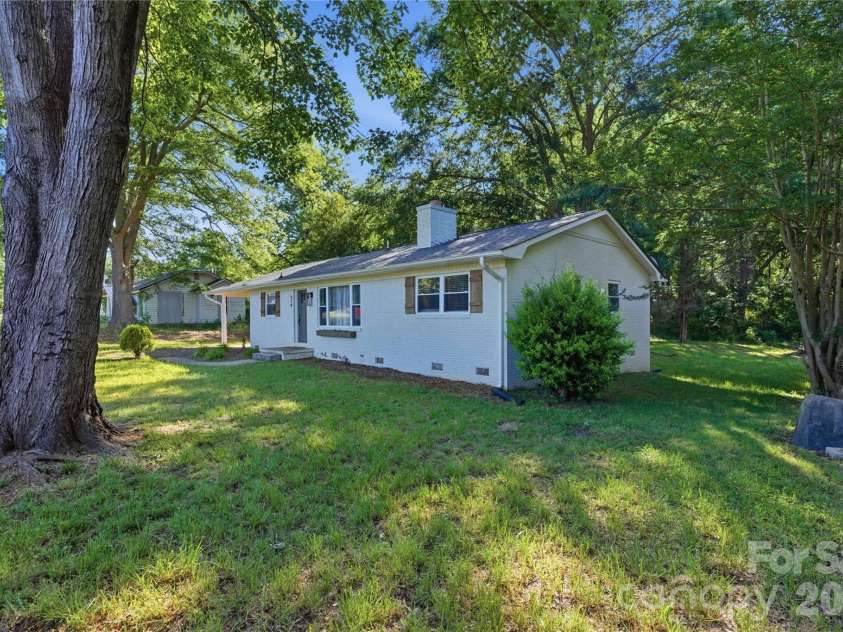574 Old Mooresboro Road, Mooresboro, NC 28114.  MLS# CAR4377687, YatesRealty ID 20157. 