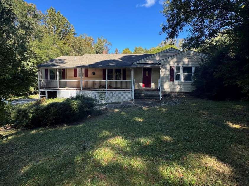 1934 Linwood Road, Gastonia, NC 28052.  MLS# CAR4278084, YatesRealty ID 2016. 