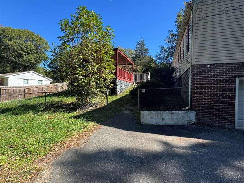 1934 Linwood Road, Gastonia, NC 28052.  MLS# CAR4278084, YatesRealty ID 2016. 