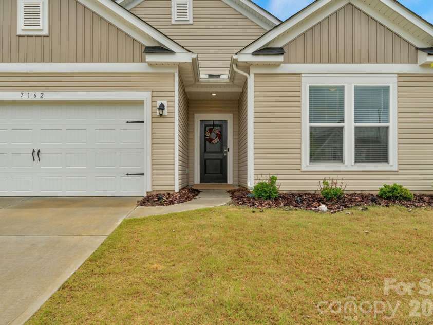 7162 Indigo Way, Denver, NC 28037.  MLS# CAR4378675, YatesRealty ID 20160. 
