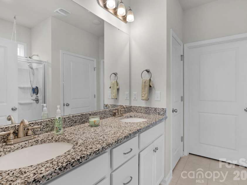 7162 Indigo Way, Denver, NC 28037.  MLS# CAR4378675, YatesRealty ID 20160. 