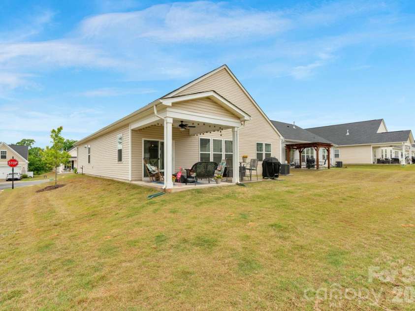 7162 Indigo Way, Denver, NC 28037.  MLS# CAR4378675, YatesRealty ID 20160. 