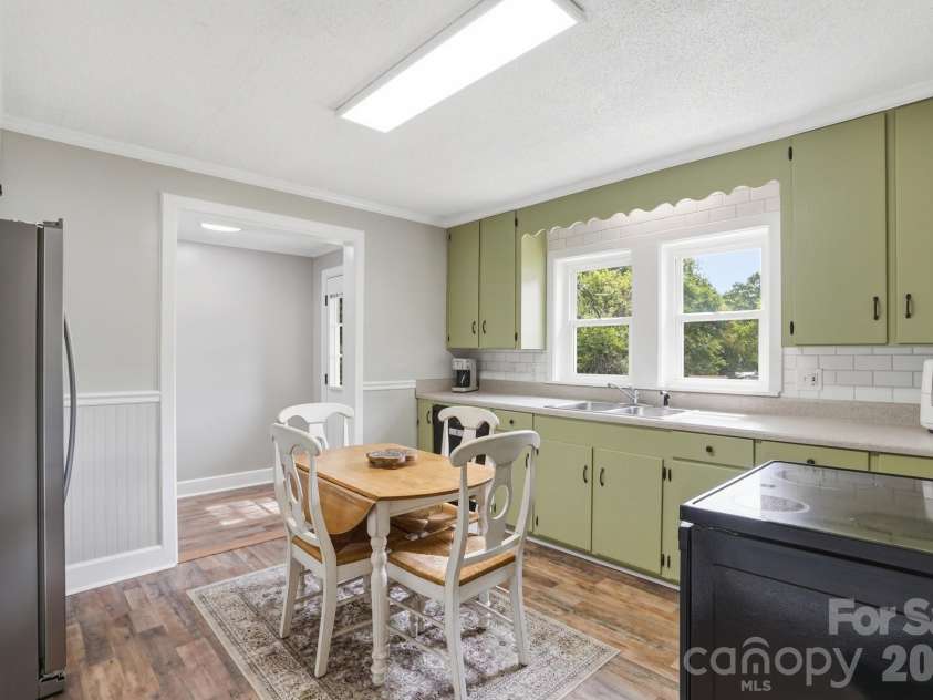 215 Dallas Road, Stanley, NC 28164.  MLS# CAR4379351, YatesRealty ID 20161. 