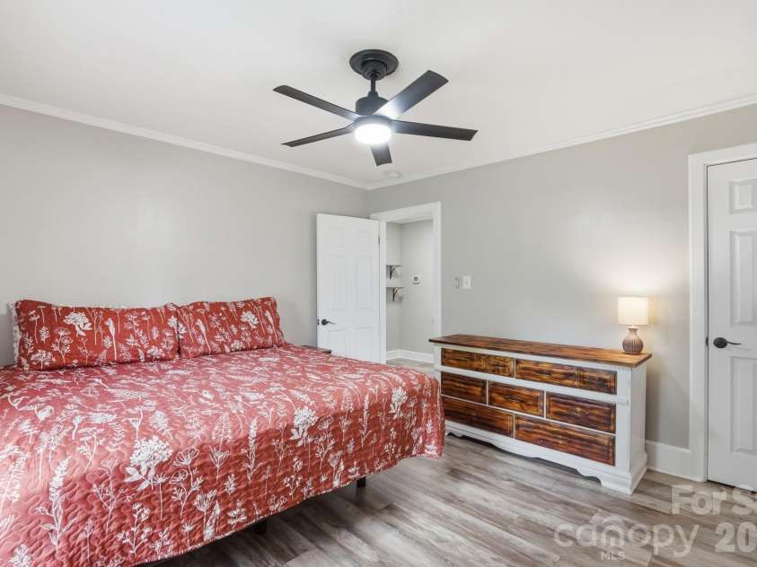 215 Dallas Road, Stanley, NC 28164.  MLS# CAR4379351, YatesRealty ID 20161. 