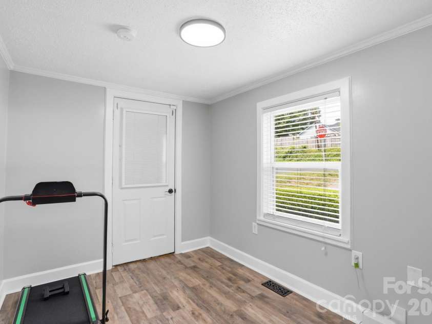 215 Dallas Road, Stanley, NC 28164.  MLS# CAR4379351, YatesRealty ID 20161. 