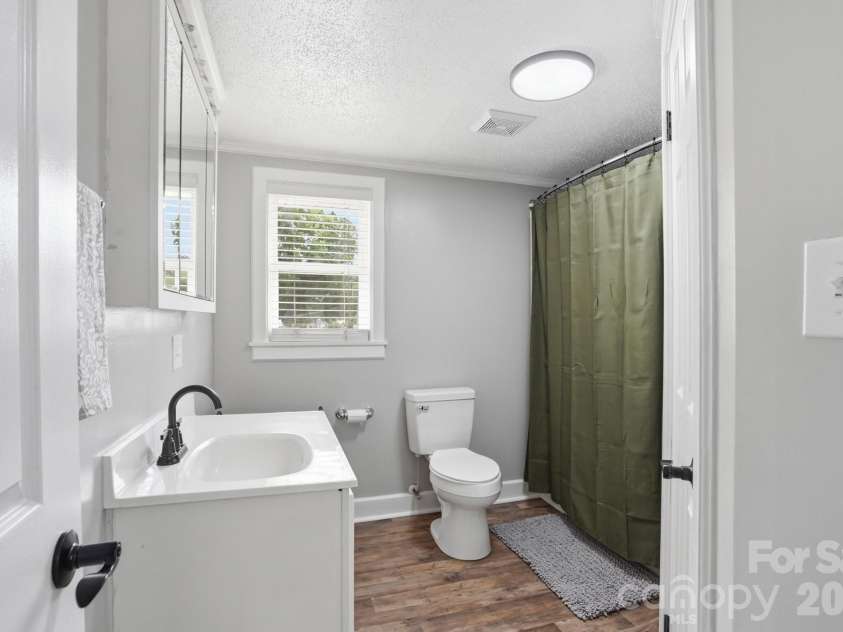 215 Dallas Road, Stanley, NC 28164.  MLS# CAR4379351, YatesRealty ID 20161. 