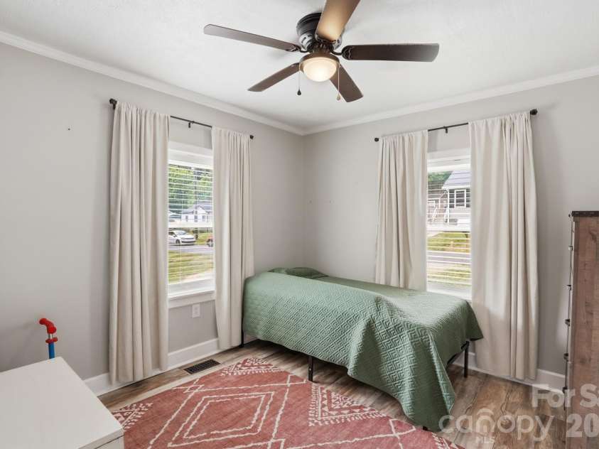 215 Dallas Road, Stanley, NC 28164.  MLS# CAR4379351, YatesRealty ID 20161. 