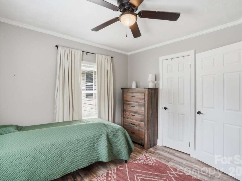 215 Dallas Road, Stanley, NC 28164.  MLS# CAR4379351, YatesRealty ID 20161. 