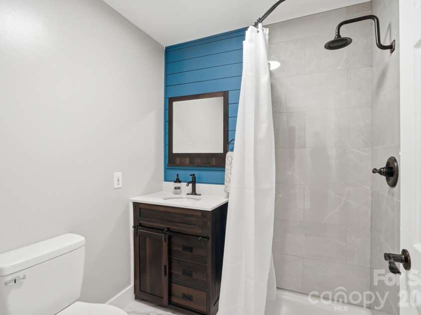 215 Dallas Road, Stanley, NC 28164.  MLS# CAR4379351, YatesRealty ID 20161. 