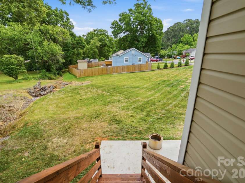 215 Dallas Road, Stanley, NC 28164.  MLS# CAR4379351, YatesRealty ID 20161. 