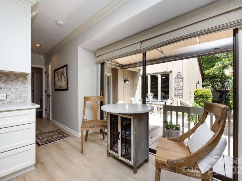 5128 Dunes Court, Charlotte, NC 28226.  MLS# CAR4249408, YatesRealty ID 20161. 