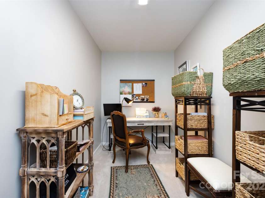 5128 Dunes Court, Charlotte, NC 28226.  MLS# CAR4249408, YatesRealty ID 20161. Office