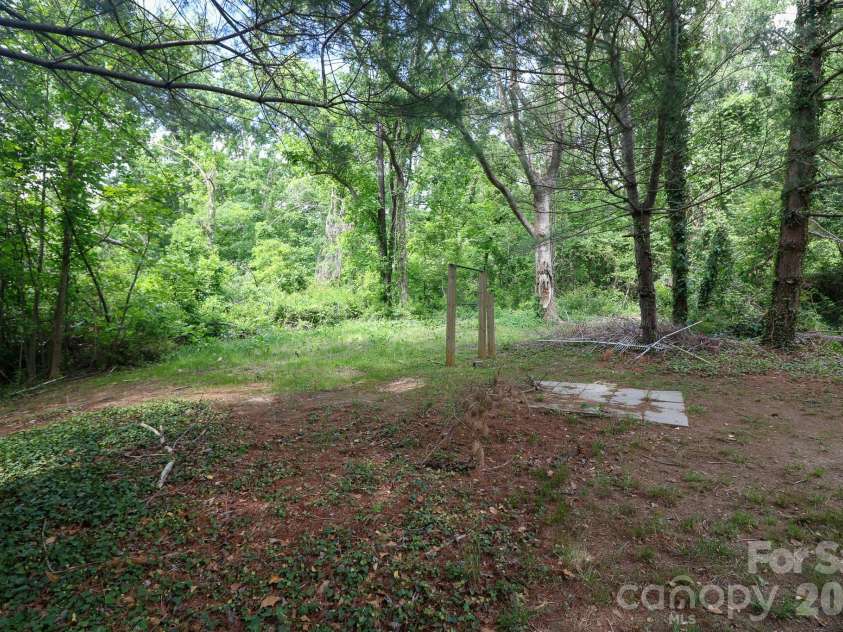 131 Upper Grassy Branch Road, Asheville, NC 28805.  MLS# CAR4379246, YatesRealty ID 20162. 