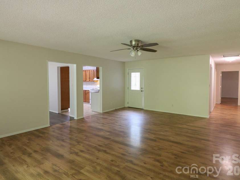 131 Upper Grassy Branch Road, Asheville, NC 28805.  MLS# CAR4379246, YatesRealty ID 20162. 