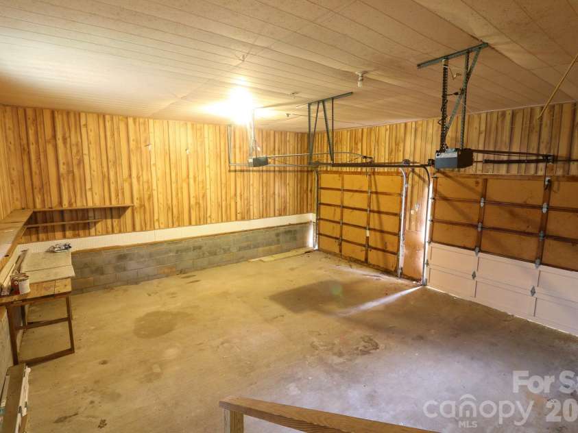 131 Upper Grassy Branch Road, Asheville, NC 28805.  MLS# CAR4379246, YatesRealty ID 20162. 