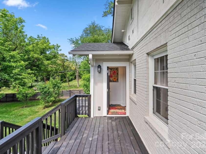 140 Pennsylvania Avenue, Asheville, NC 28806.  MLS# CAR4293015, YatesRealty ID 20162. Back deck/porch