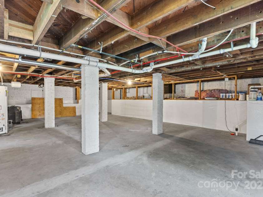 140 Pennsylvania Avenue, Asheville, NC 28806.  MLS# CAR4293015, YatesRealty ID 20162. Basement