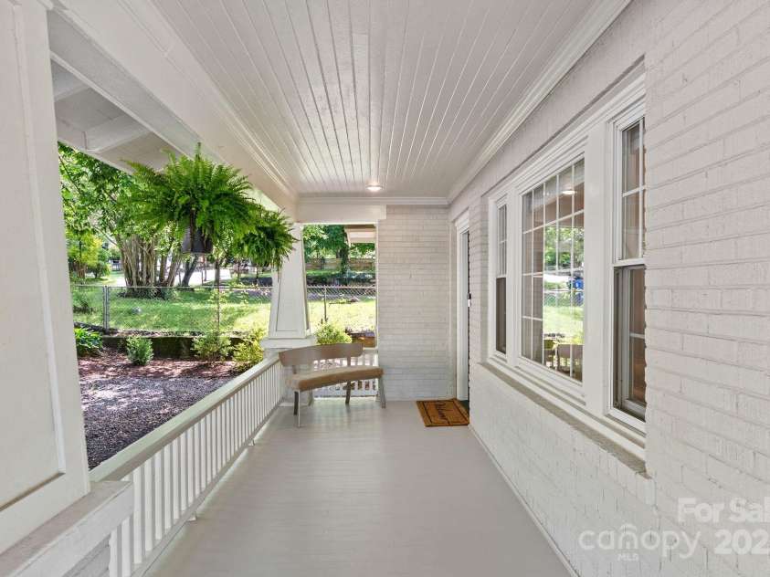 140 Pennsylvania Avenue, Asheville, NC 28806.  MLS# CAR4293015, YatesRealty ID 20162. Front door of front porch