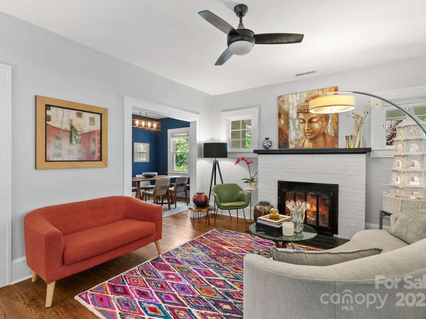 140 Pennsylvania Avenue, Asheville, NC 28806.  MLS# CAR4293015, YatesRealty ID 20162. Living Room from front door