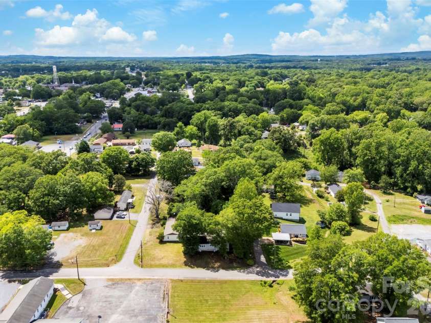 414 Wilkins Street, Dallas, NC 28034.  MLS# CAR4379211, YatesRealty ID 20163. 