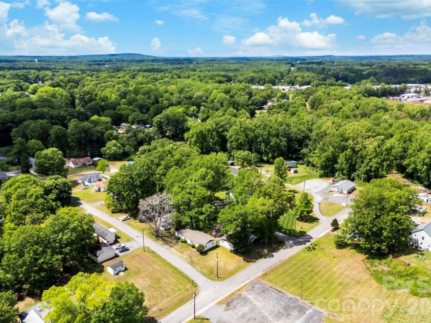 414 Wilkins Street, Dallas, NC 28034.  MLS# CAR4379211, YatesRealty ID 20163. 