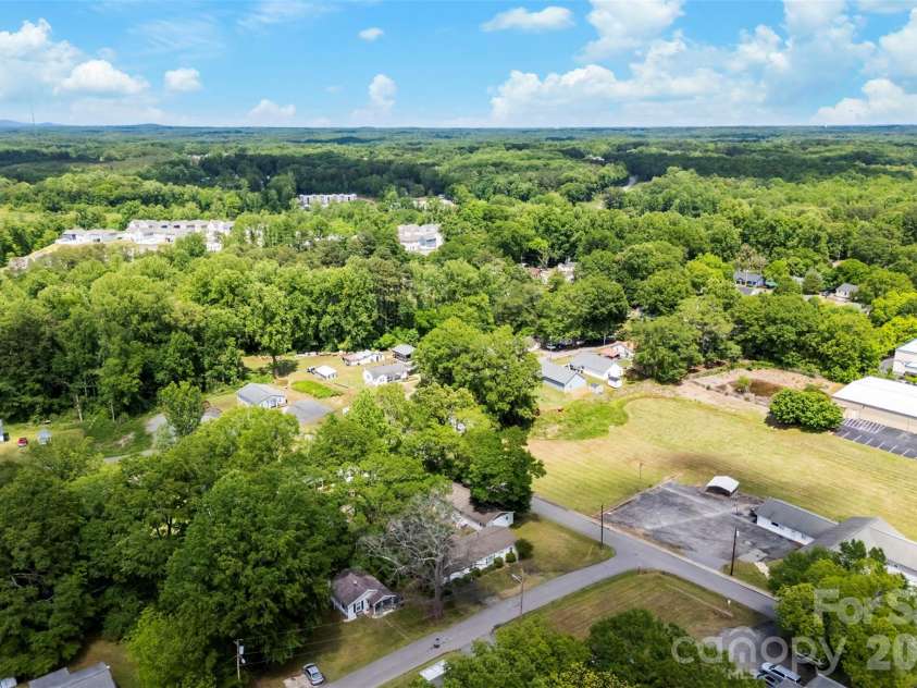 414 Wilkins Street, Dallas, NC 28034.  MLS# CAR4379211, YatesRealty ID 20163. 