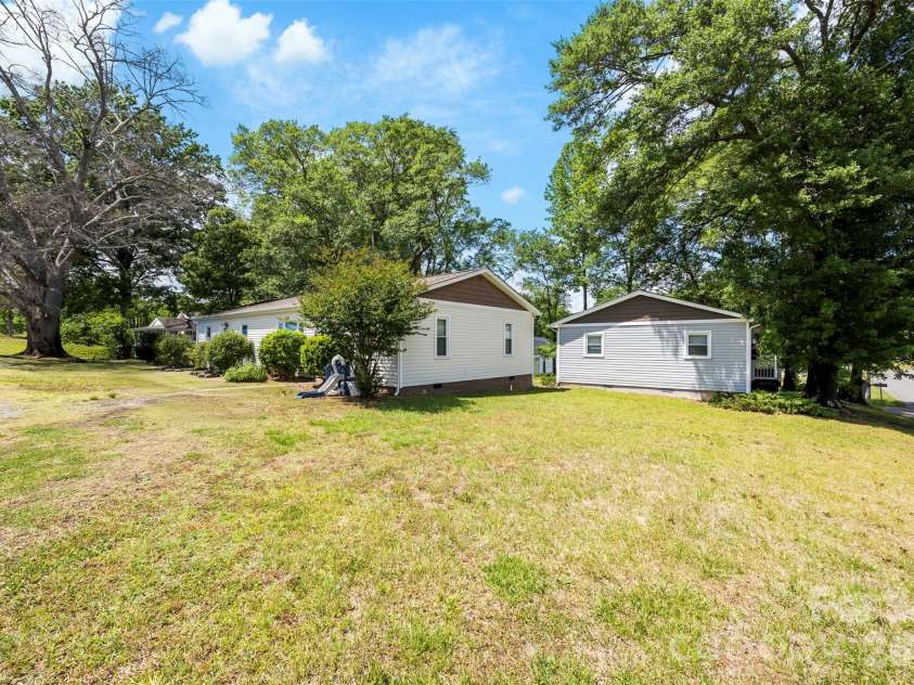 414 Wilkins Street, Dallas, NC 28034.  MLS# CAR4379211, YatesRealty ID 20163. 