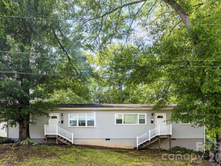 414 Wilkins Street, Dallas, NC 28034.  MLS# CAR4379211, YatesRealty ID 20163. 
