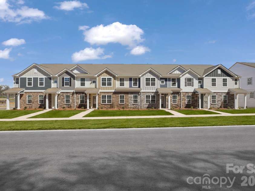 241 Fourth Street, York, SC 29745.  MLS# CAR4380061, YatesRealty ID 20164. 