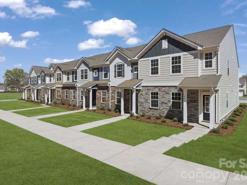 241 Fourth Street, York, SC 29745.  MLS# CAR4380061, YatesRealty ID 20164. 