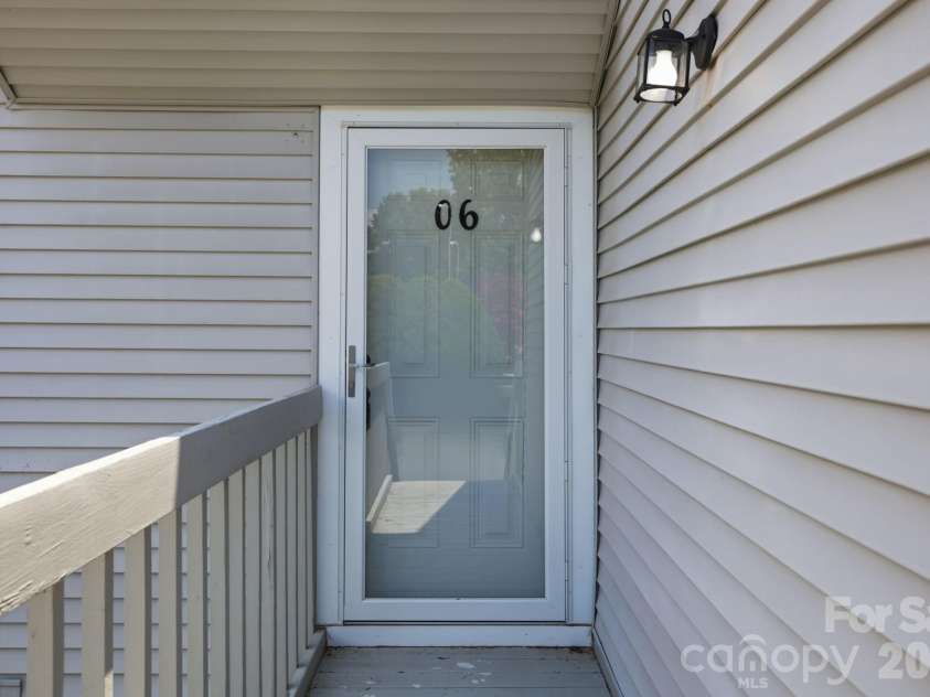 1050 21st Avenue, Hickory, NC 28601.  MLS# CAR4399644, YatesRealty ID 20166. 