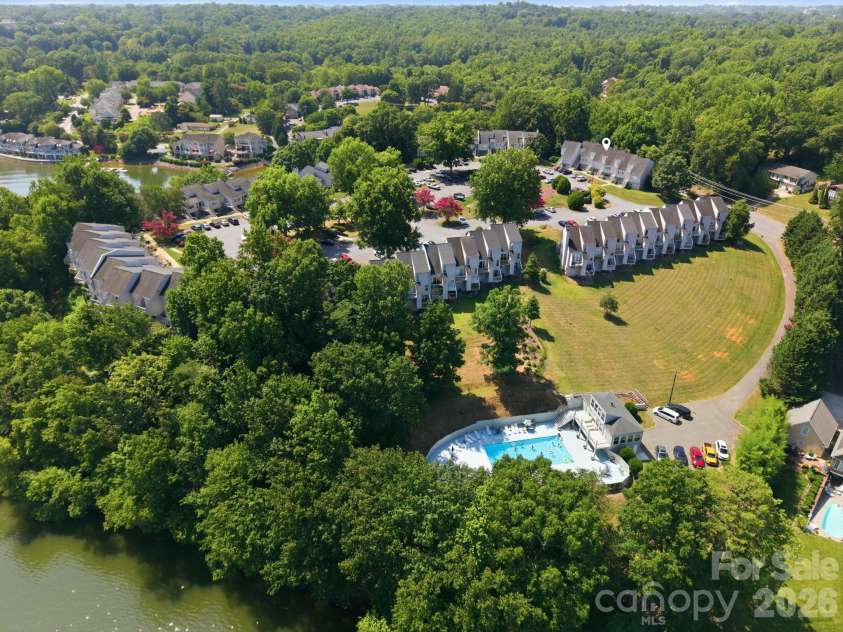 1050 21st Avenue, Hickory, NC 28601.  MLS# CAR4399644, YatesRealty ID 20166. 