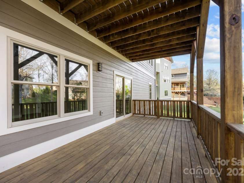 62 Pinedale Road, Asheville, NC 28805.  MLS# CAR4210140, YatesRealty ID 20166. Plenty of room to gather
