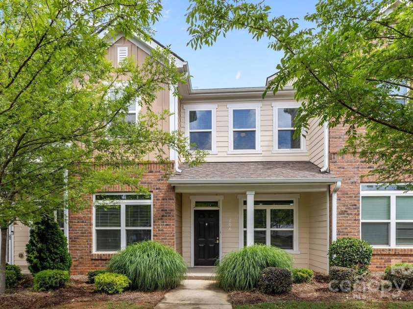 206 Overstone Court, Fort Mill, SC 29715.  MLS# CAR4258511, YatesRealty ID 20167. 