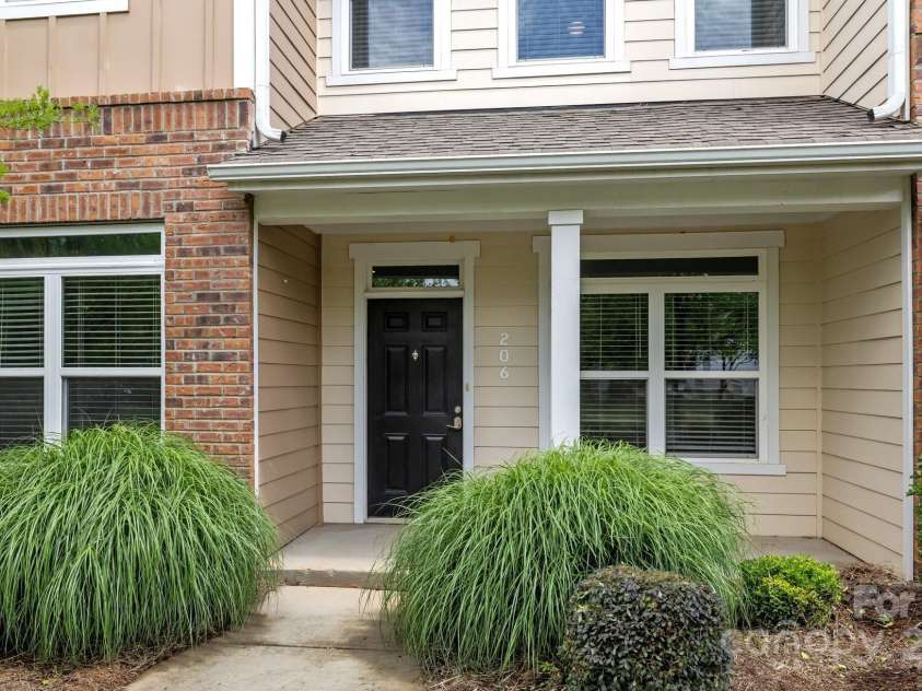 206 Overstone Court, Fort Mill, SC 29715.  MLS# CAR4258511, YatesRealty ID 20167. 