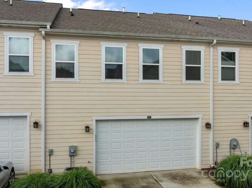 206 Overstone Court, Fort Mill, SC 29715.  MLS# CAR4258511, YatesRealty ID 20167. 