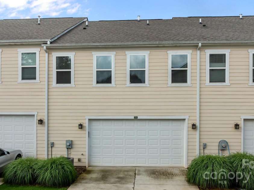 206 Overstone Court, Fort Mill, SC 29715.  MLS# CAR4258511, YatesRealty ID 20167. 