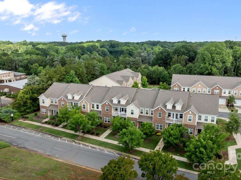 206 Overstone Court, Fort Mill, SC 29715.  MLS# CAR4258511, YatesRealty ID 20167. 