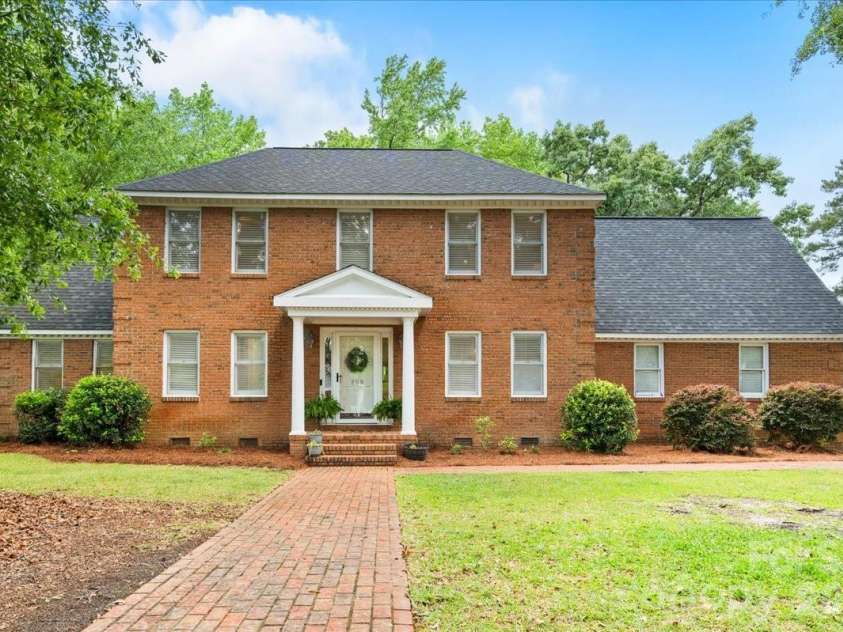 209 Fairway Road, Cheraw, SC 29520.  MLS# CAR4380014, YatesRealty ID 20168. 