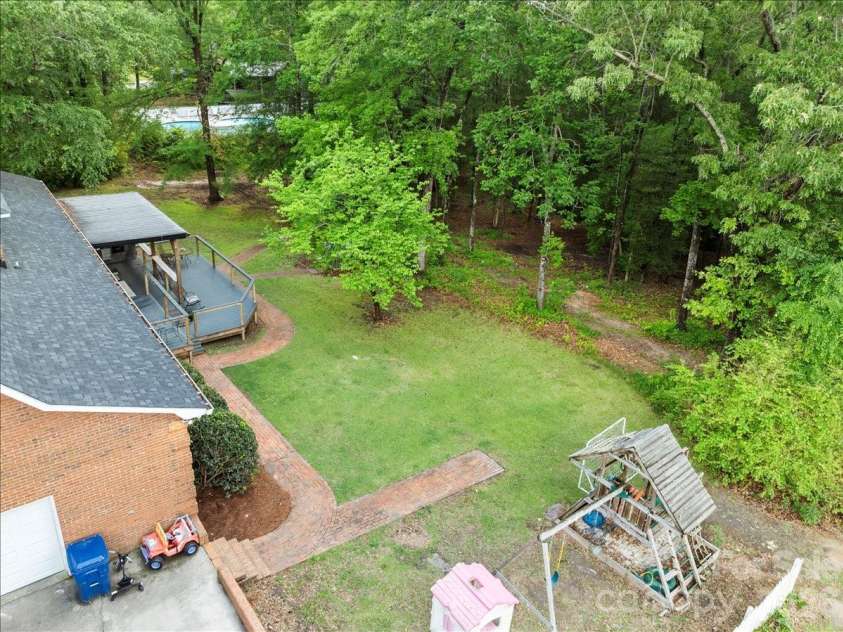 209 Fairway Road, Cheraw, SC 29520.  MLS# CAR4380014, YatesRealty ID 20168. 