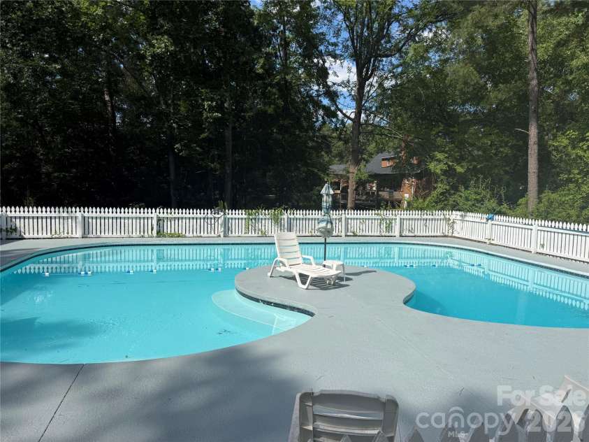 209 Fairway Road, Cheraw, SC 29520.  MLS# CAR4380014, YatesRealty ID 20168. 
