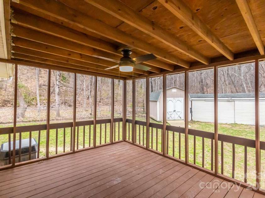 833 Chestnut Street, Stanley, NC 28164.  MLS# CAR4220196, YatesRealty ID 20168. 