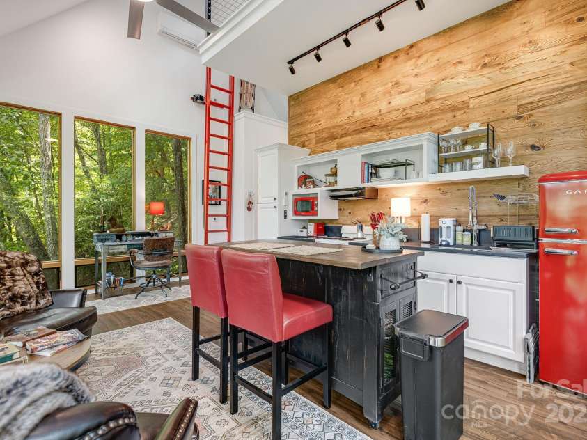 265 Laurel Branch Road, Canton, NC 28716.  MLS# CAR4231718, YatesRealty ID 2017. 