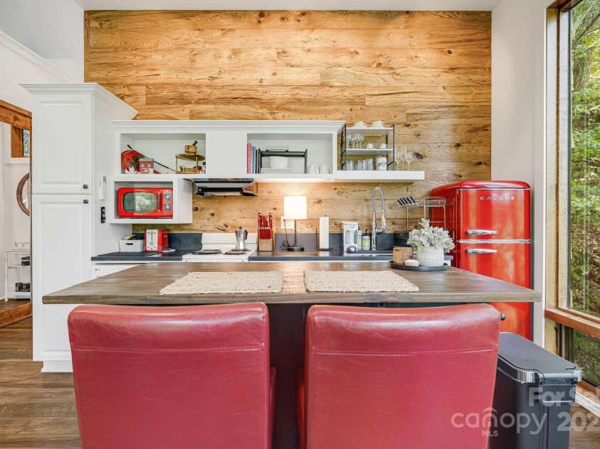 265 Laurel Branch Road, Canton, NC 28716.  MLS# CAR4231718, YatesRealty ID 2017. 