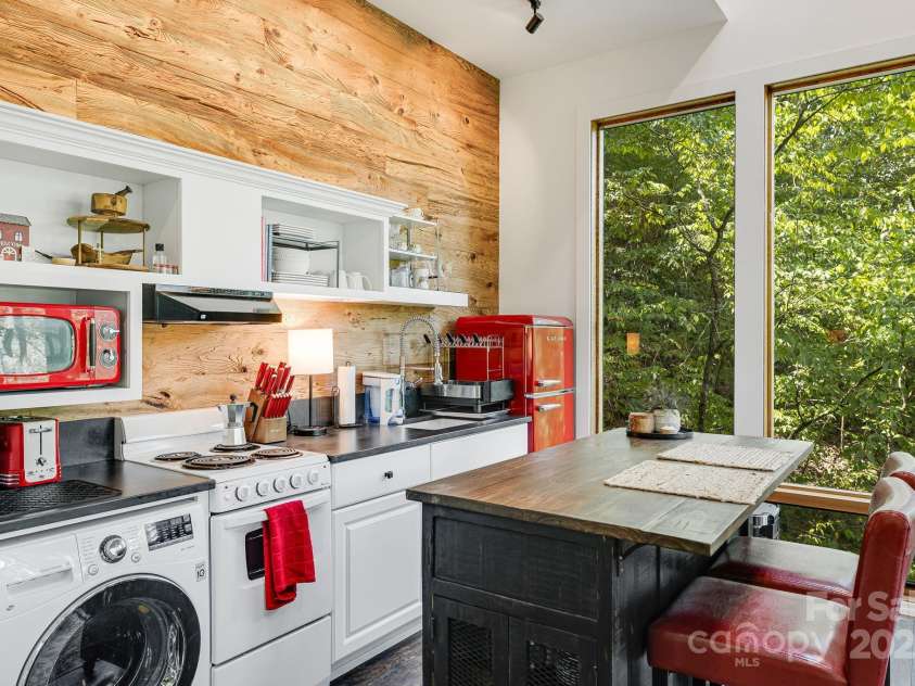 265 Laurel Branch Road, Canton, NC 28716.  MLS# CAR4231718, YatesRealty ID 2017. 